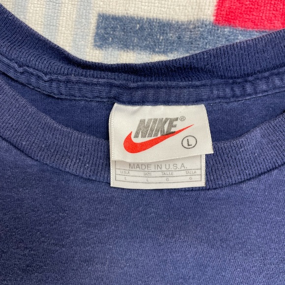 Vintage Nike Embroidered swoosh short sleeve tee shirt - Picture 5 of 7